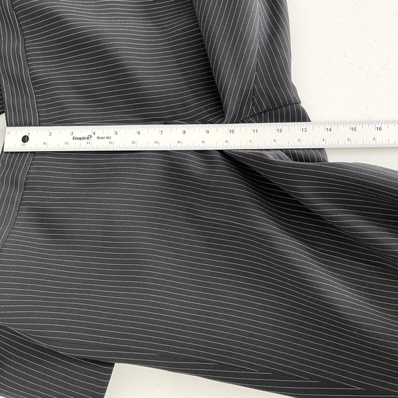 Tahari ASL 2PC Pant Suit Petite Womens Size 12P Black Pinstripe Blazer Buttons. - Picture 11 of 12